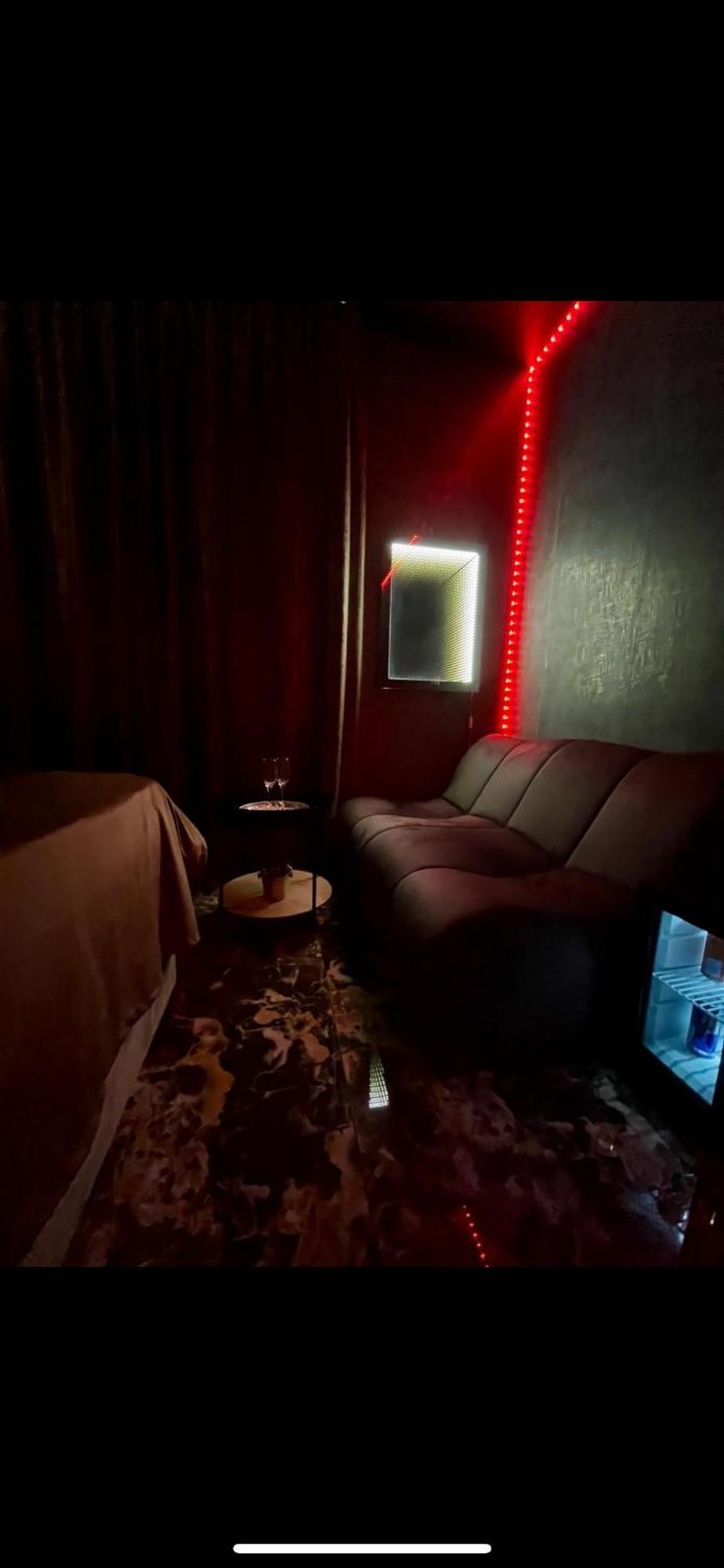Love Room Bucharest Exterior photo