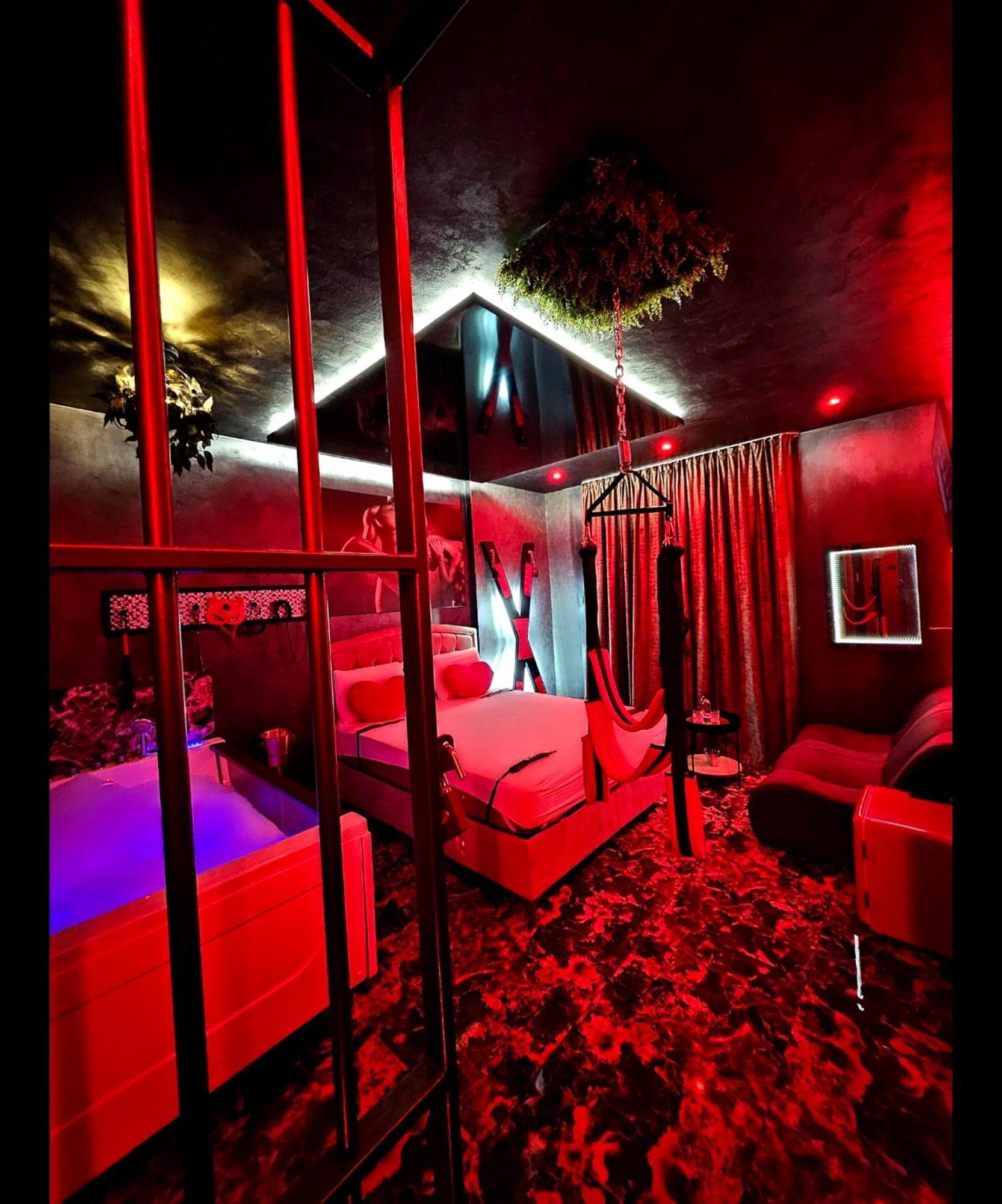 Love Room Bucharest Exterior photo