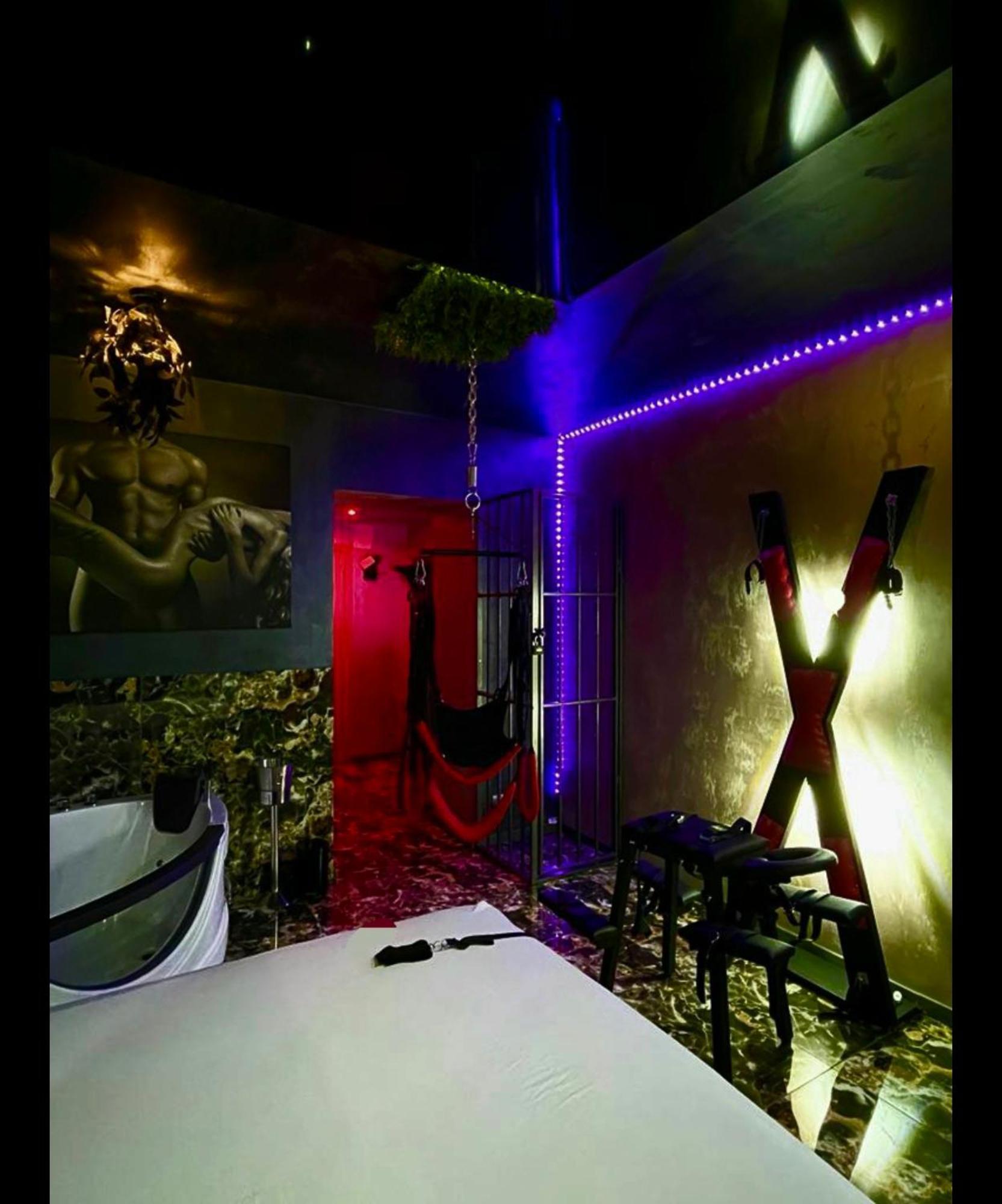Love Room Bucharest Exterior photo